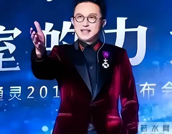 吃相太难看,他出轨、背刺亲家的时候,完全忘记自己是“凤凰男”