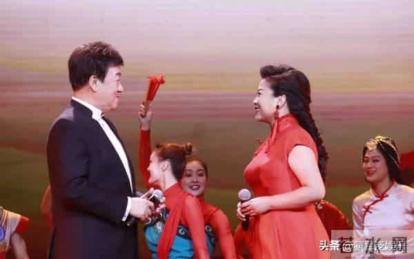 56岁张也被问 “不结婚如何解决需求”,她说幸福从不由婚姻定义