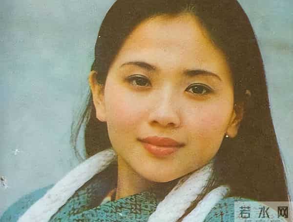 不拍吻戏、不嫁豪门,30岁自毁前程演妈妈,丈夫是她叛逆的后盾