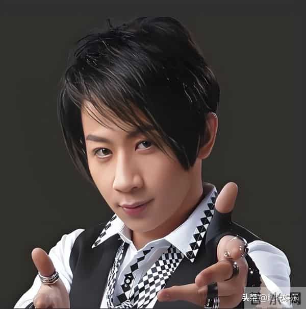 抗癌不到一年,刘谦近况曝光,“不良嗜好”已戒掉,简直判若两人