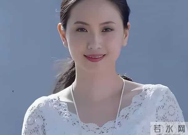 不拍吻戏、不嫁豪门,30岁自毁前程演妈妈,丈夫是她叛逆的后盾