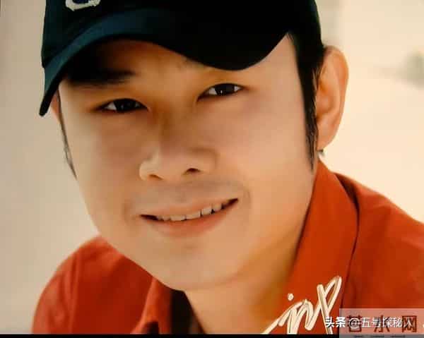 离婚33年后,再看刀郎“和富商私奔”的前妻,她后悔俩字说烂了