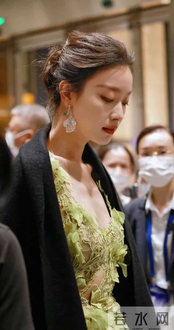 王家卫爆倪小姐有后台,倪妮不告蛐蛐导演王家卫秦雯,反倒告网友