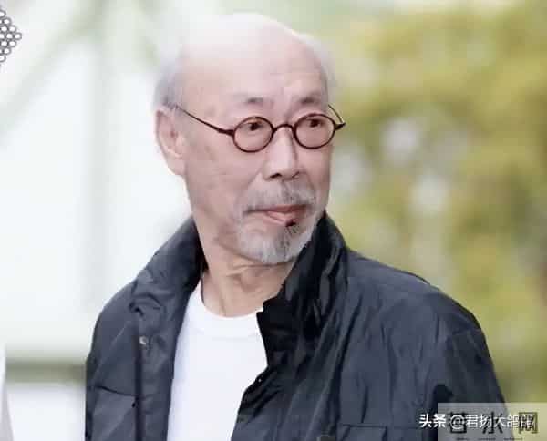 他是汪明荃和曾庆瑜得不到的男人,一生不婚不育,81岁孤独终老