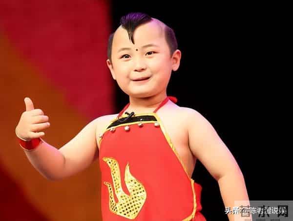 6岁上春晚年入百万,被父母“吸干血”的邓鸣贺,去世前年仅八岁