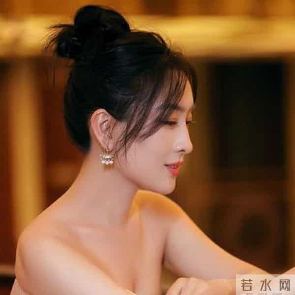 马苏——娇艳欲滴,饱满酥胸,白皙圆润,宛如仙女坠入凡间