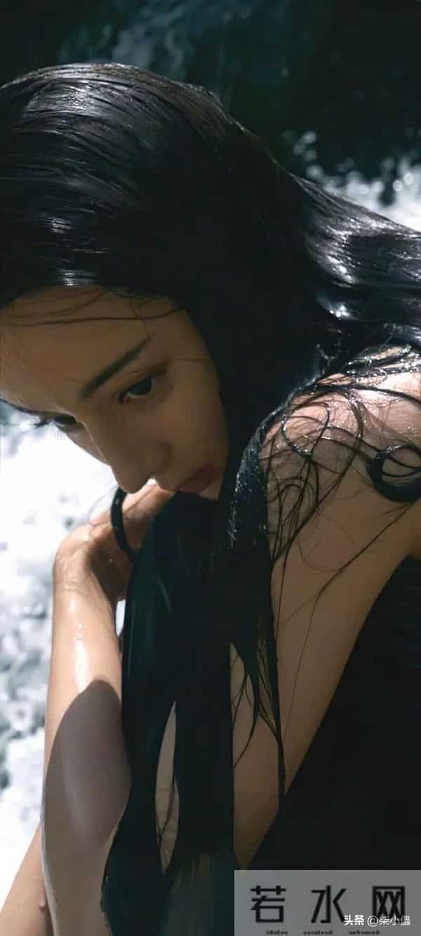 迪丽热巴|泳装照也太惊艳了