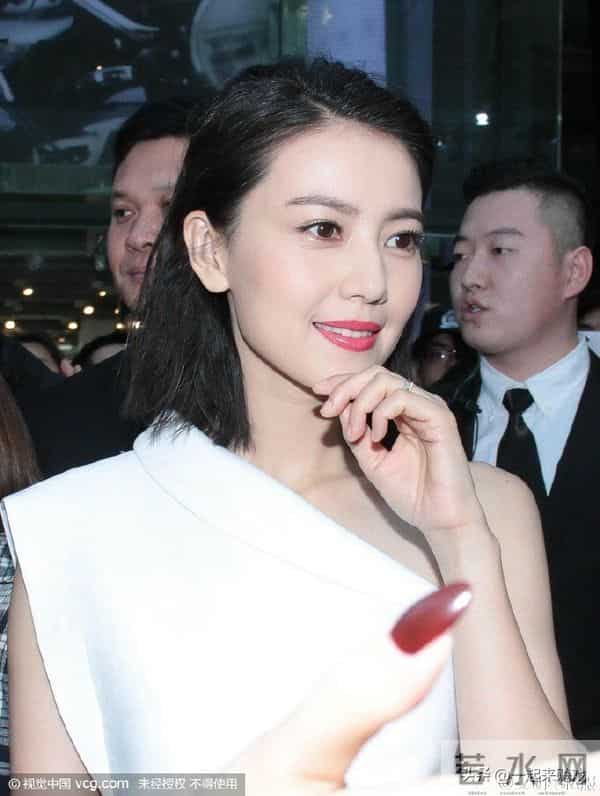 高圆圆美得不得了,完美诠释了性感