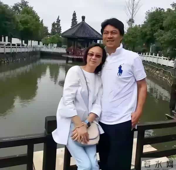 娶了著名女演员37年，生下2个漂亮女儿，如今61岁活成人生赢家