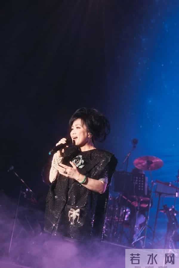 著名音乐人屠颖突发意外离世,齐豫紧急中止演唱会!作品有《过火》《情书》《一直很安静》《鲁冰花》等,昨天还在个人账号分享图片