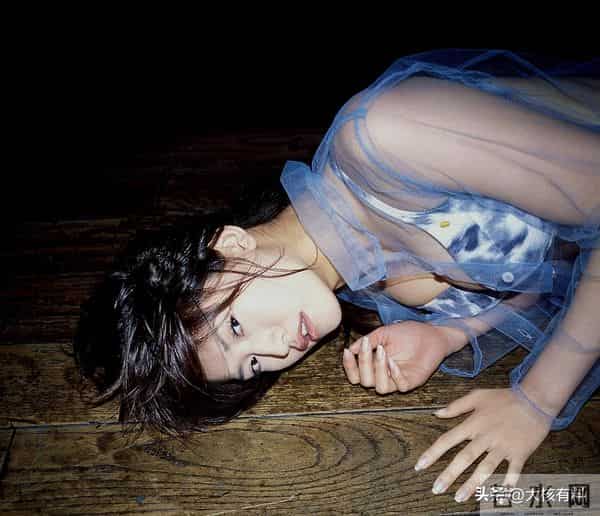 日本“知名女星”成内阁成员,身材火辣迷人,大量写真作品流传广