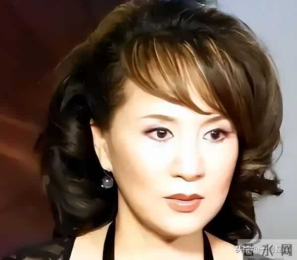 国内赚钱国外花,被"玩腻"后回国捞金的郑绪岚,终究遭到了"反噬"