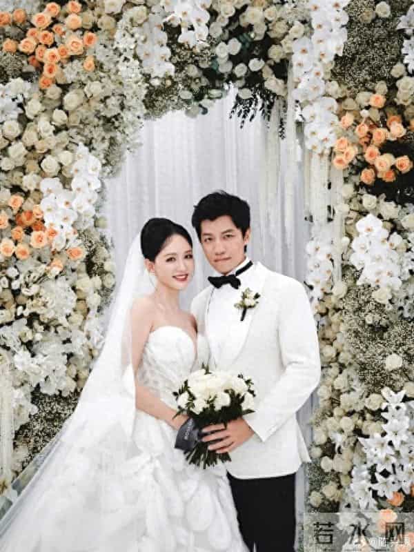 陈乔恩小9岁老公艾伦否认出身豪门!坦言自己配不上陈乔恩