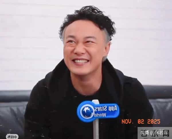 陈奕迅徐濠萦现身香港街头被偶遇,51岁陈奕迅换了发型,帅翻了!