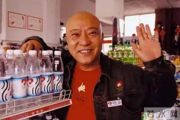 事实证明,干一行败一行,妻离子散的牛群,已经走上了另一条大道