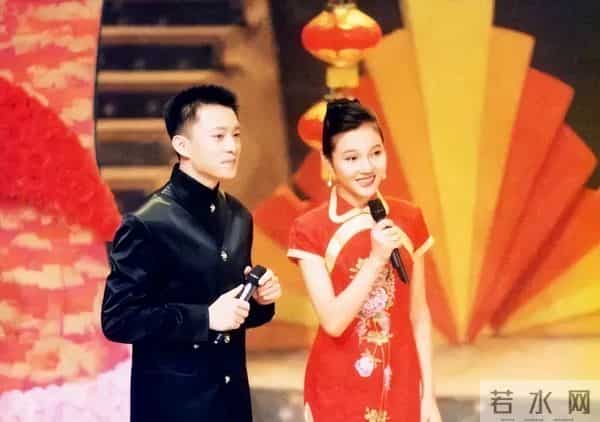 前最帅央视主持人复出,56岁已满头白发,回应身价百亿总裁传闻