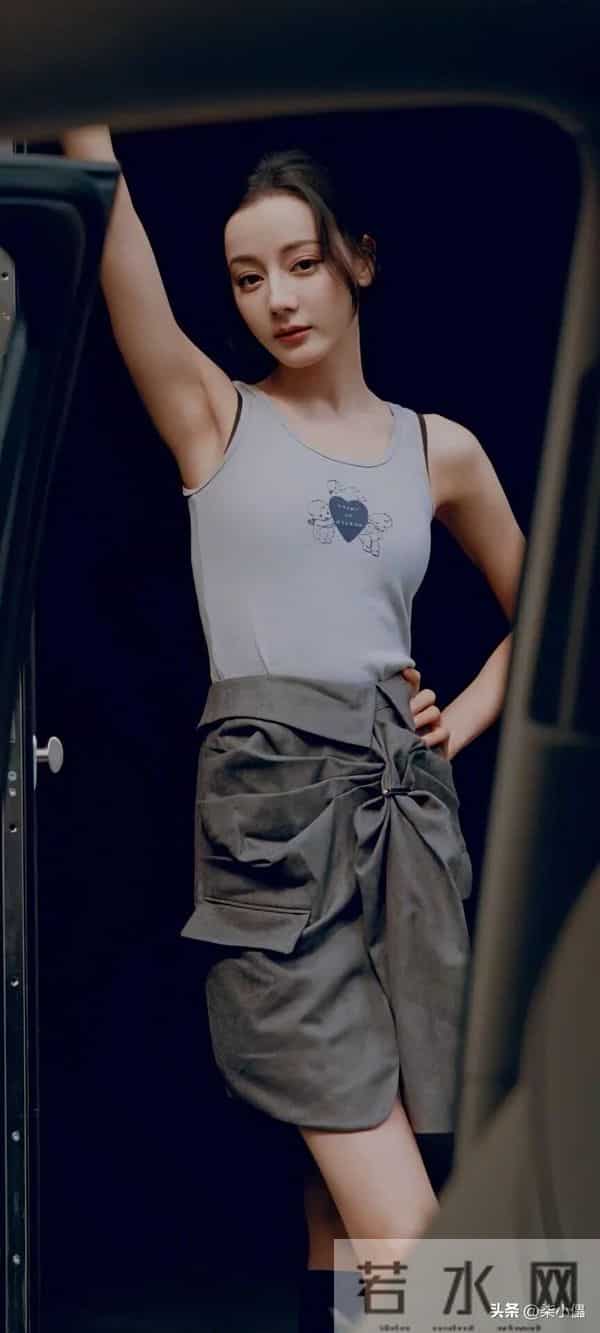 迪丽热巴|泳装照也太惊艳了