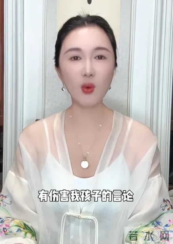 钱再多也没用,74岁张纪中爷孙恋翻车,年仅一岁的女儿遭受恶意