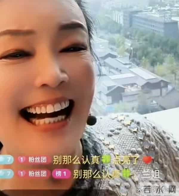 汪小菲儿子正脸曝光,与汪小菲如出一辙,张兰与孙儿同游乐开花