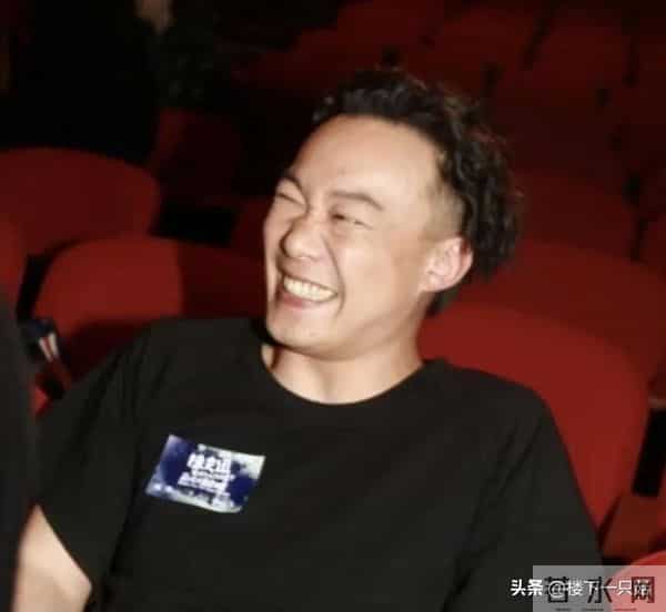 陈奕迅剪掉多年卷发 新发型被吐槽显秃 侧面不均匀和谢霆锋撞型了