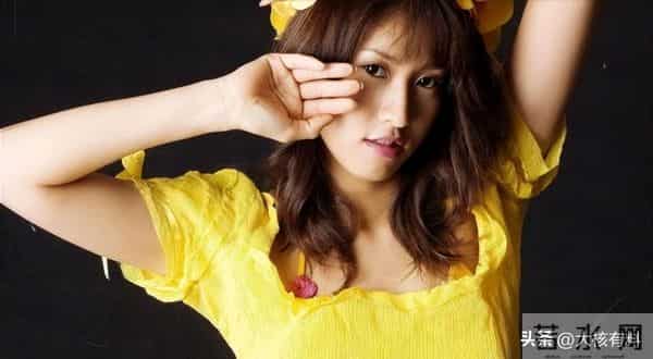 日本“知名女星”成内阁成员,身材火辣迷人,大量写真作品流传广