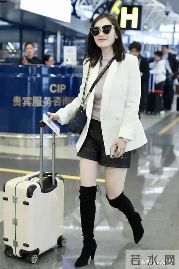 马蓉离开王宝强9年后更美了,走机场不忘秀玉女腿,越活越像明星