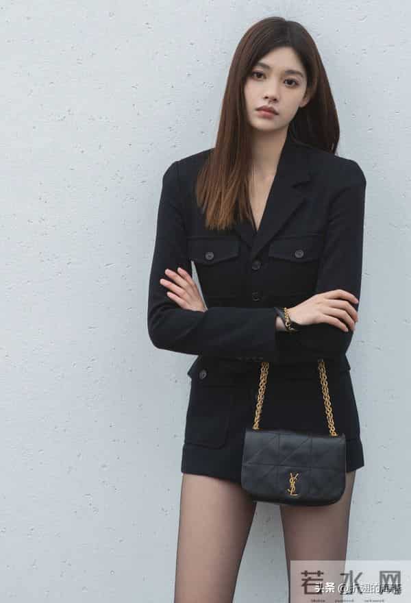 张艺上经典丝袜妆造美图集