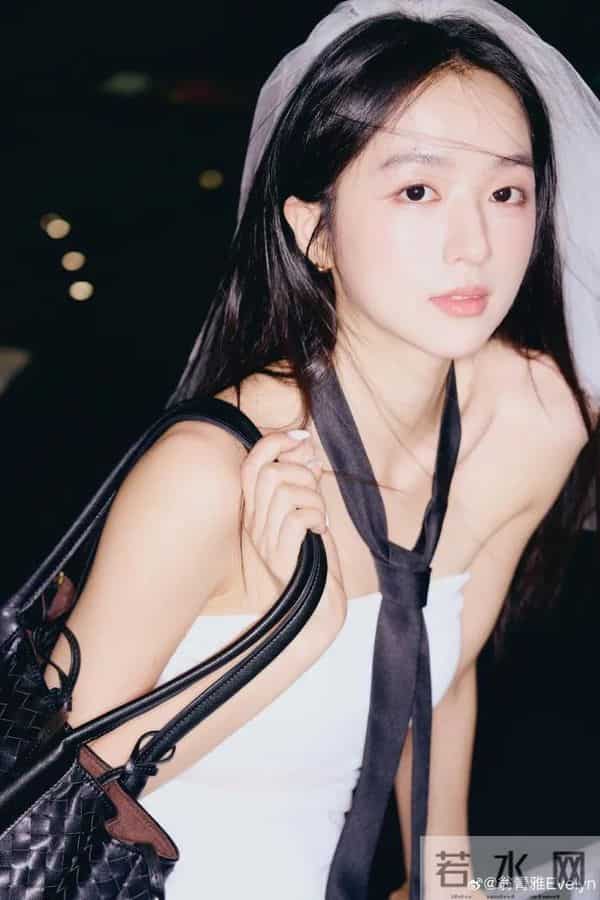 “顶级白富美”向女演员朱珠道歉