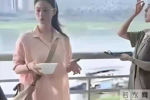 明星无滤镜大变样!蒋欣面黄肌瘦,闫妮浮肿,张柏芝丑得没眼看