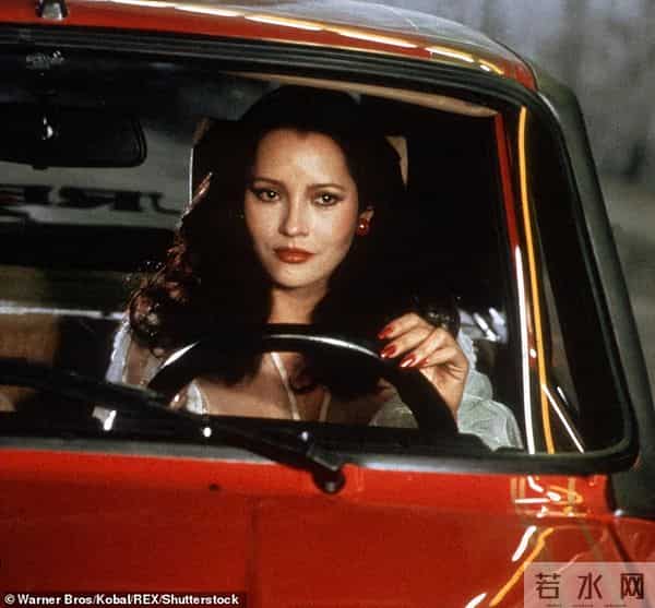 “最美邦女郎”罕见露面，面目全非吓坏了影迷，却也引发争议