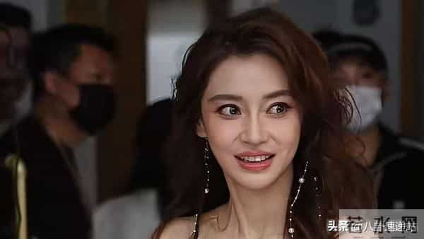 再漂亮有什么用?连续多场直播带货的杨颖,给内娱女星提了个醒