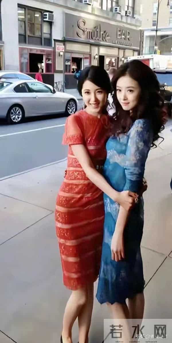 再看蒋欣曾黎12年前合影，才懂什么是“漂亮”与“绝色”的区别