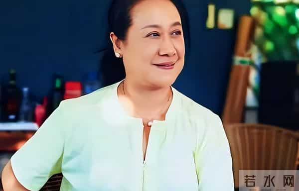 原来他俩是夫妻,家里家外老婆是领导,68岁住大别墅仍坚持拍戏