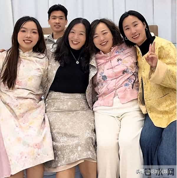 许健华明天开播,谢岳更新四川老家视频,心情美丽,助理不是郑琴