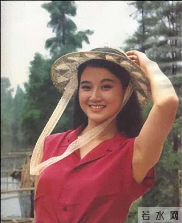 哇60岁的宋祖英,这也太美了吧,看起来也就是30多岁,太年轻了