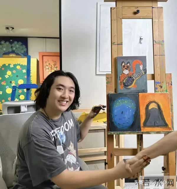 吴镇宇儿子费曼被评油腻,与杨威儿子杨阳洋合照,被调侃像流浪汉