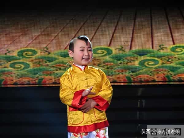 6岁上春晚年入百万,被父母“吸干血”的邓鸣贺,去世前年仅八岁