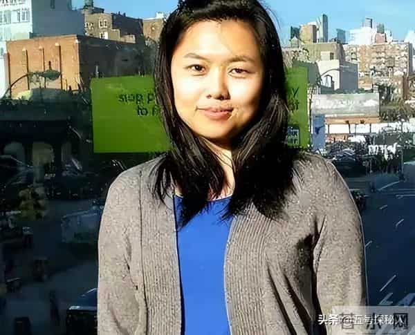 离婚33年后,再看刀郎“和富商私奔”的前妻,她后悔俩字说烂了