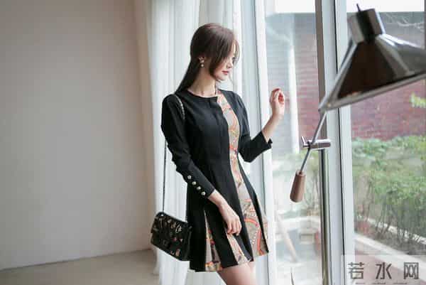 孙允珠-西亚简约风锁链流苏纯白外套