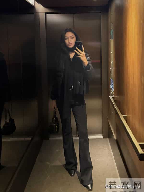 任达华一家意大利参加婚礼,20岁任晴佳身材高挑,又瘦又美如超模