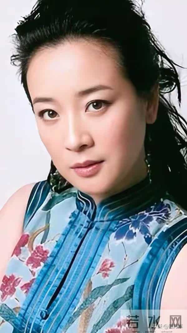 陈小艺，肤白貌美 ，气质依旧：写真欣赏。