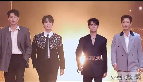 郭宇欣红毯秒了王小亿,才知气质比打扮重要