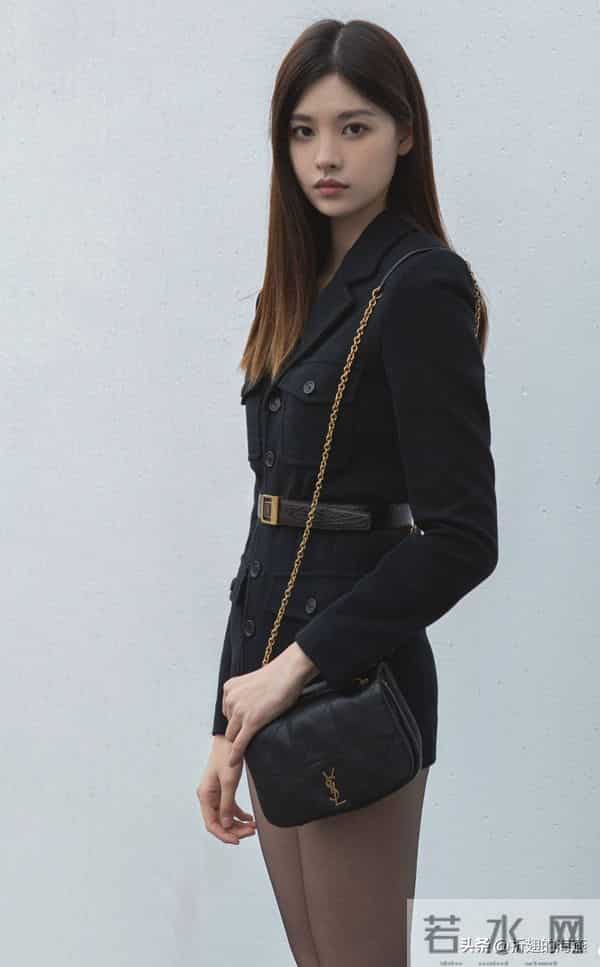 张艺上经典丝袜妆造美图集