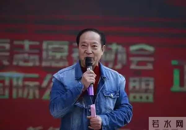 事实证明,干一行败一行,妻离子散的牛群,已经走上了另一条大道