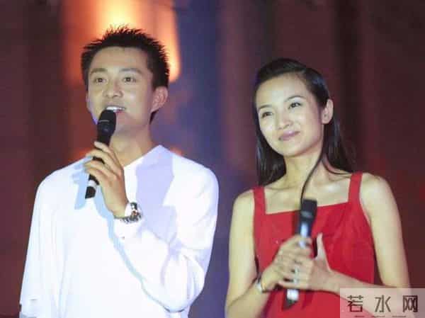 前最帅央视主持人复出,56岁已满头白发,回应身价百亿总裁传闻