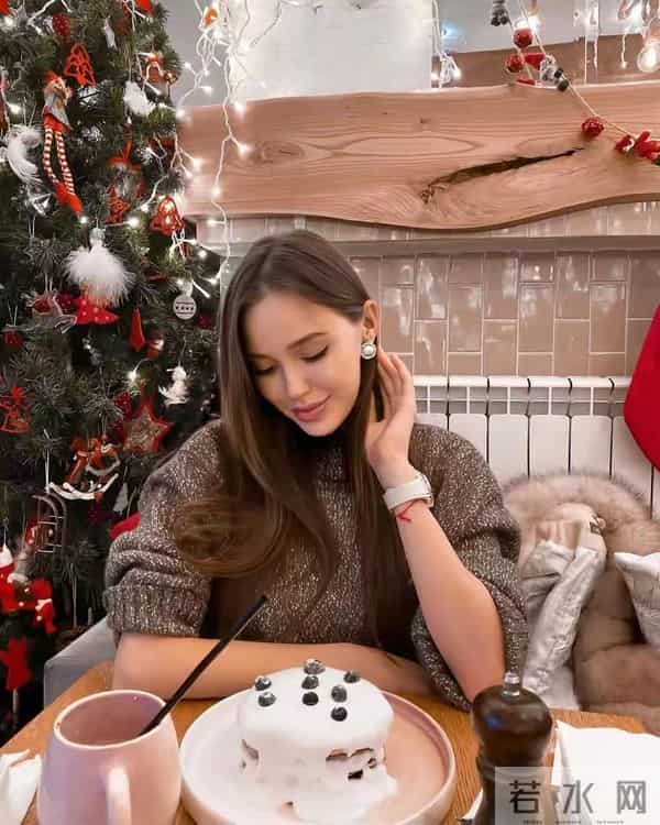 颜值高 身材好 俄罗斯选美冠军 阿纳斯塔西娅·科斯坚科