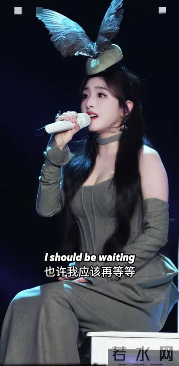 张含韵的身材那么好了啊！ 记忆都还停留在酸酸甜甜那个甜妹时候