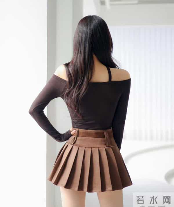 孙允珠棕色吊带短裙套装