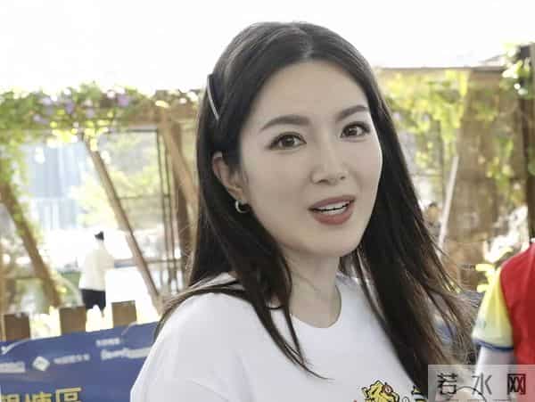 香港知名女星正式离婚，恢复单身即有追求者，宣布全面复出