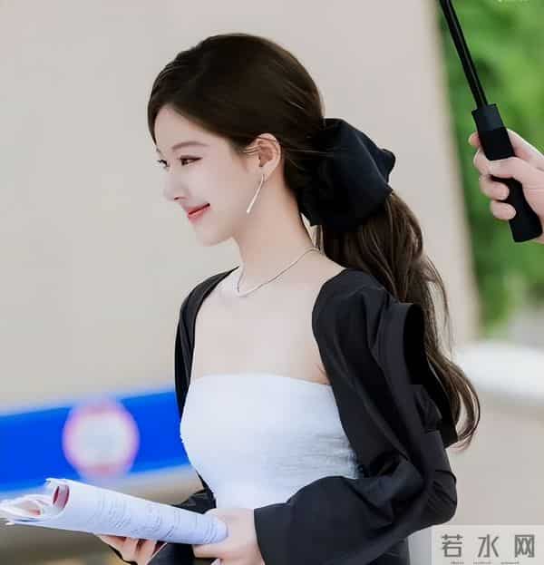 解约风波3月后,27岁赵露思官宣喜讯,全网恭喜露思苦尽甘来